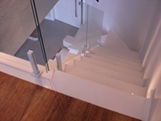 Escada Mármore Artificial Pure White