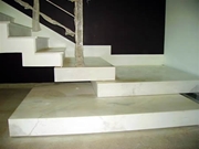 Escada Mármore Branco Piguês